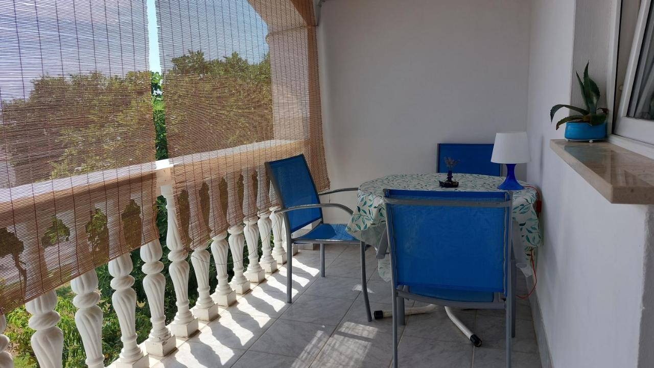 Arts Room Jasmina With Sea View Bikers And Pets Are Welcome Стариград-Пакленица Экстерьер фото