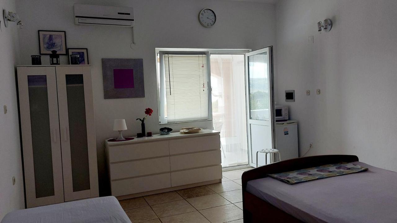 Arts Room Jasmina With Sea View Bikers And Pets Are Welcome Стариград-Пакленица Экстерьер фото